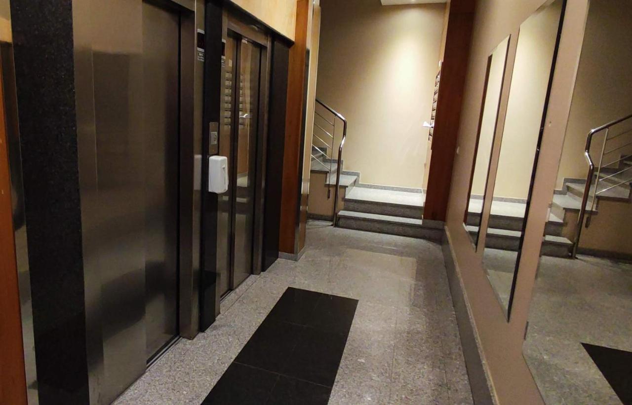 Apartamento Dos Habitaciones Exterior Y Bien Comunicado San Salvador de Poio Bagian luar foto